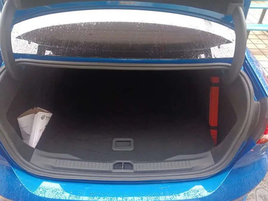 2021 فورد فوكس سيدان إيكوبوست 180 أوتوماتيكي ST لاين