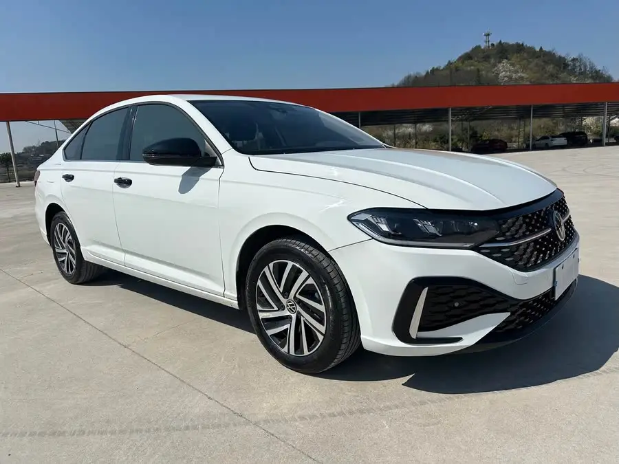 2023 لافيدا 300TSI DSG إصدار النجوم الأبدية