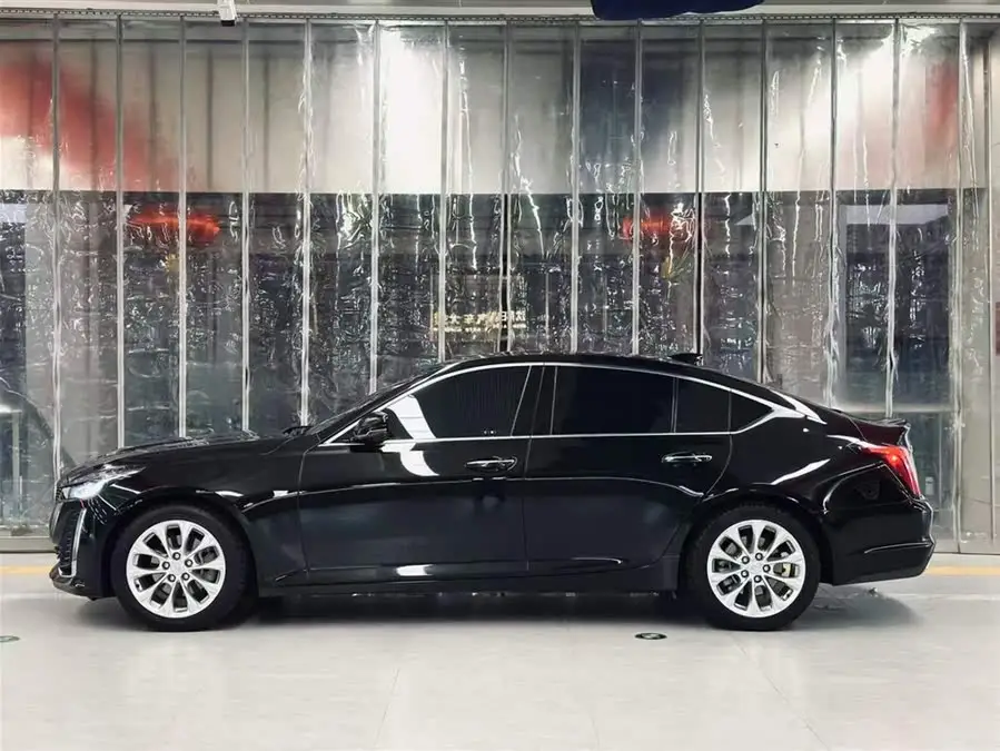 كاديلاك CT5 2023 28T الفاخرة (الإصدار القياسي)