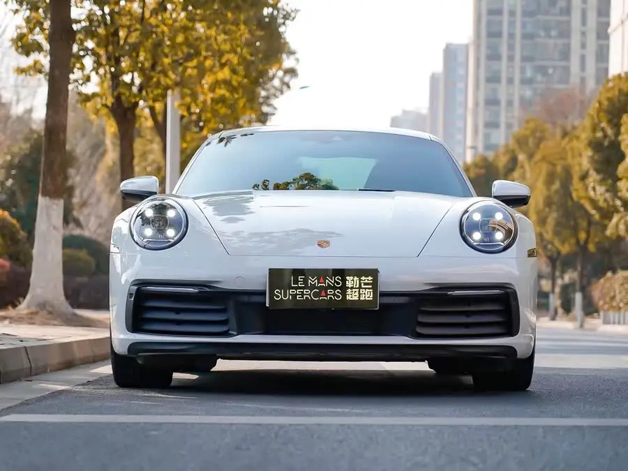 بورش 911 2023 كاريرا 3.0T