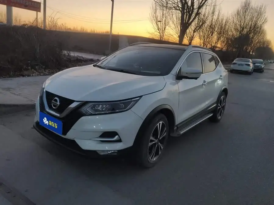 2022 نيسان إكس-تريل 2.0 لتر CVT XV برميوم الفاخرة