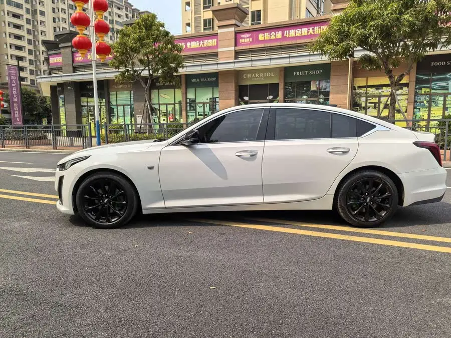 كاديلاك CT5 2020 طراز مُعدل 28T فاخرة