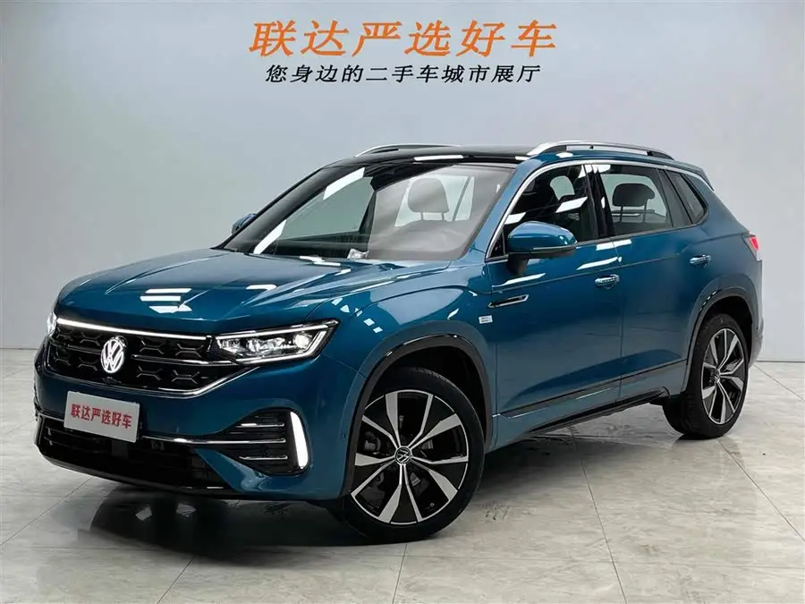 تاجران 2023 380TSI الدفع الرباعي R-Line Pro النسخة الذكية