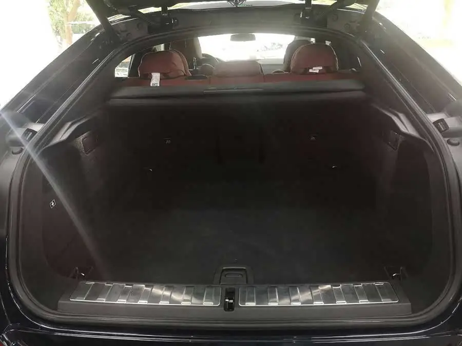 بي إم دبليو X6 2023 xDrive30i حزمة الرياضي M