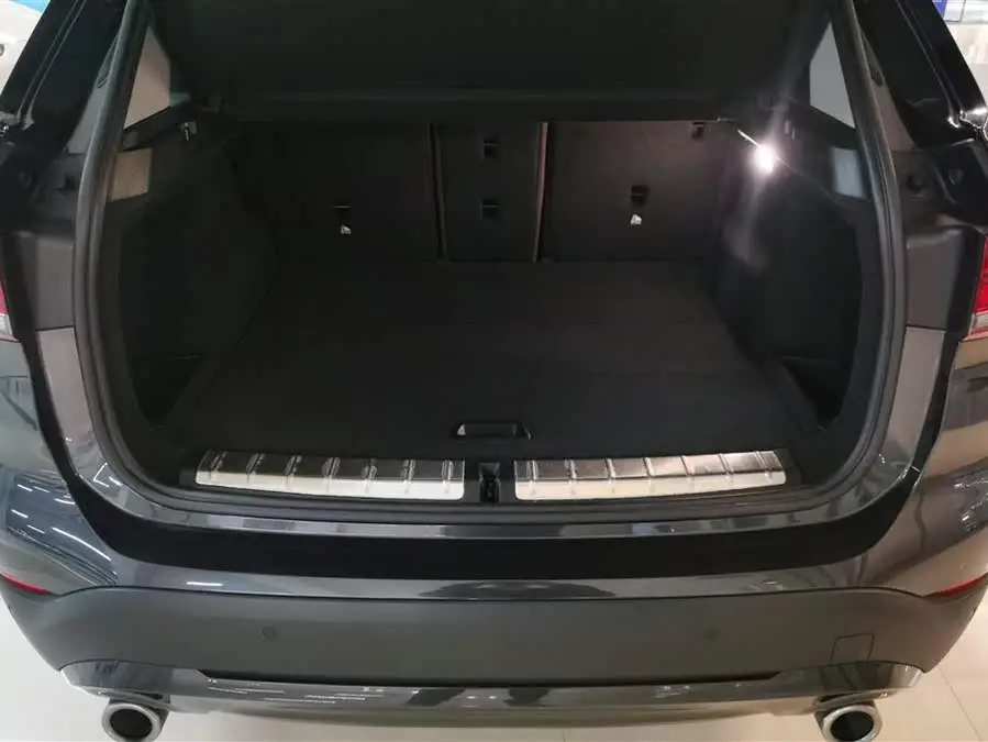 بي إم دبليو X1 2022 sDrive25Li النسخة الرائدة