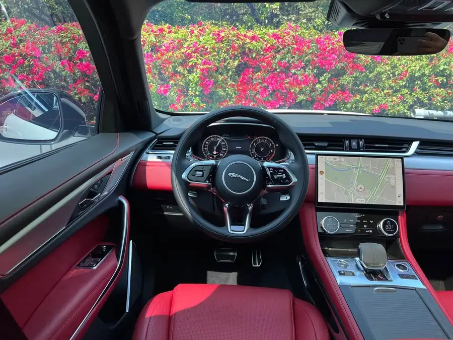 Jaguar F-PACE 2024 P250 R-Dynamic SE