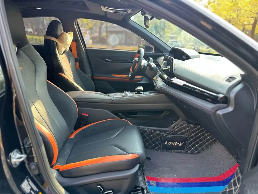 Changan UNI-V 2022 2.0T Leading Speed Edition