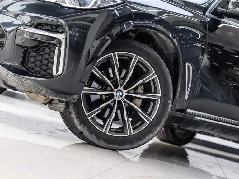 بي إم دبليو X5 2022 xDrive 30Li حزمة رياضية M