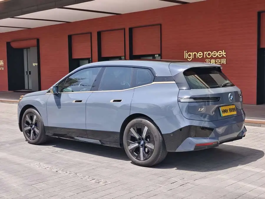 بي إم دبليو iX 2022 xDrive50