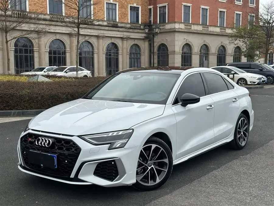 أودي A3 2021 A3L ليموزين 35 TFSI الرياضية التقدمية