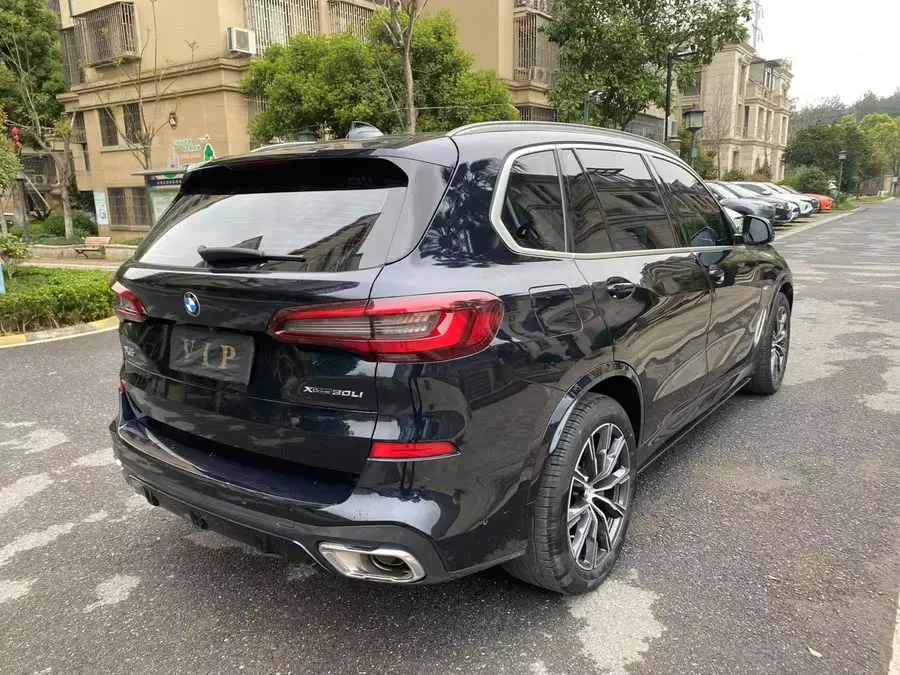 BMW X5 2023 xDrive 30Li 尊享型M运动套装