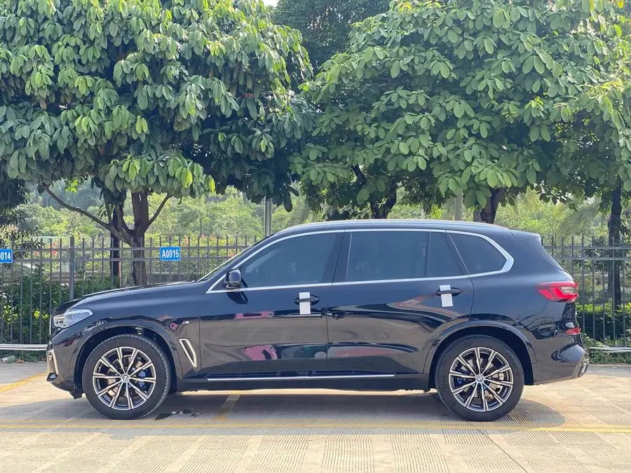 بي إم دبليو X5 2022 طراز مُعدل xDrive 30Li حزمة M الرياضية الفاخرة