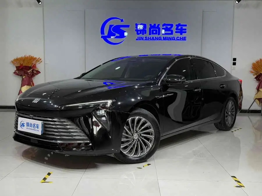 بيك لاقروس 2023 28T بريميوم