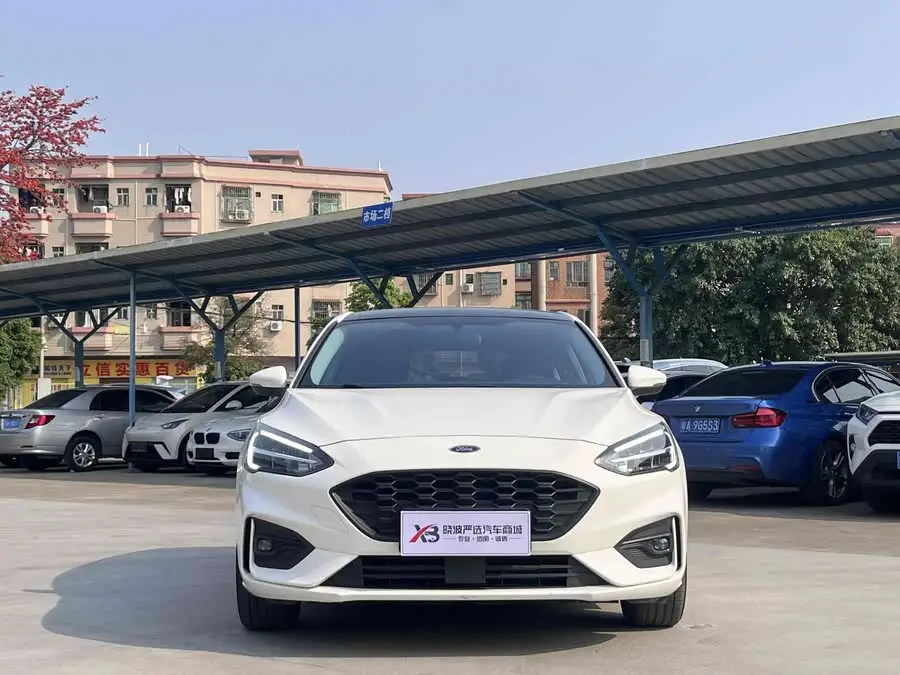 فورد فوكس 2021 هاتشباك إيكو بوست 180 أوتوماتيك تريند