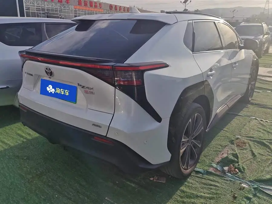 تويوتا FAW bZ4X 2022 النسخة المتميزة عالية الأداء ذات الدفع الرباعي