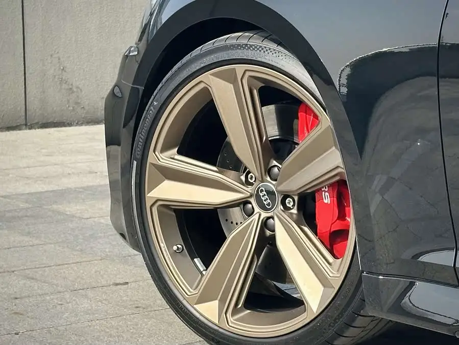 أودي RS 5 طراز 2023 RS 5 2.9T سبورتباك النسخة الذهبية الداكنة