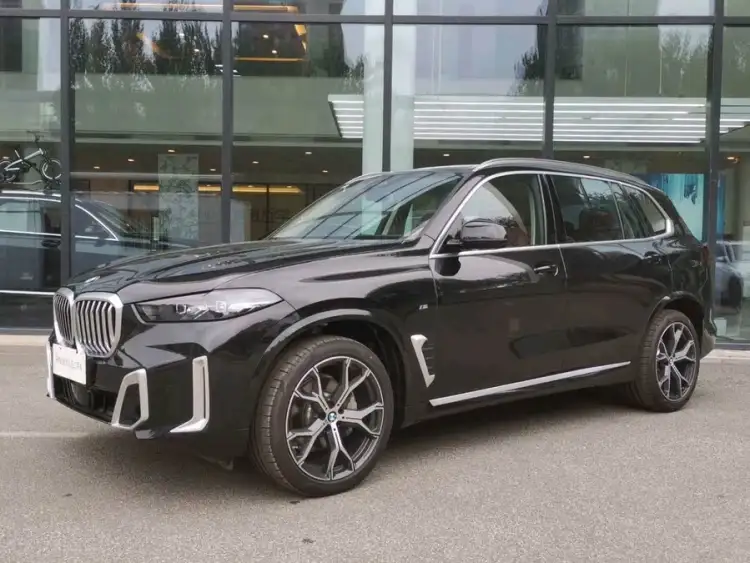 BMW X5 2023 xDrive 30Li Deluxe M Sport Package