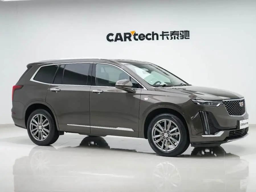كاديلاك XT6 2022 2.0T 6 مقاعد دفع رباعي فاخر