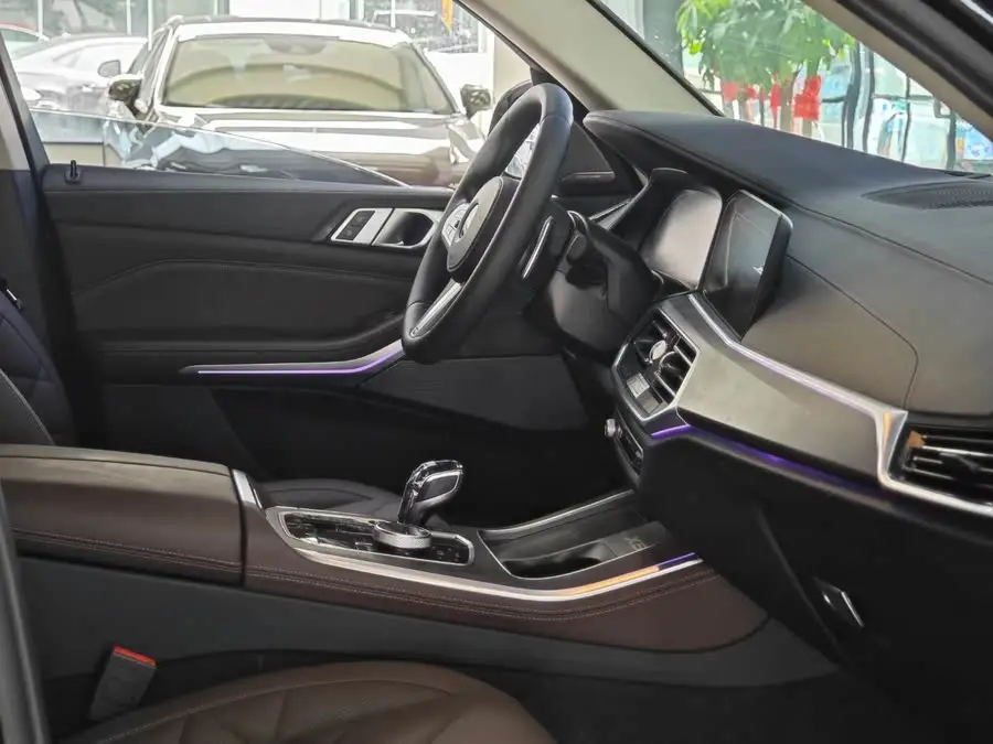 BMW X5 2022 xDrive 30Li Exclusive M Sport Package