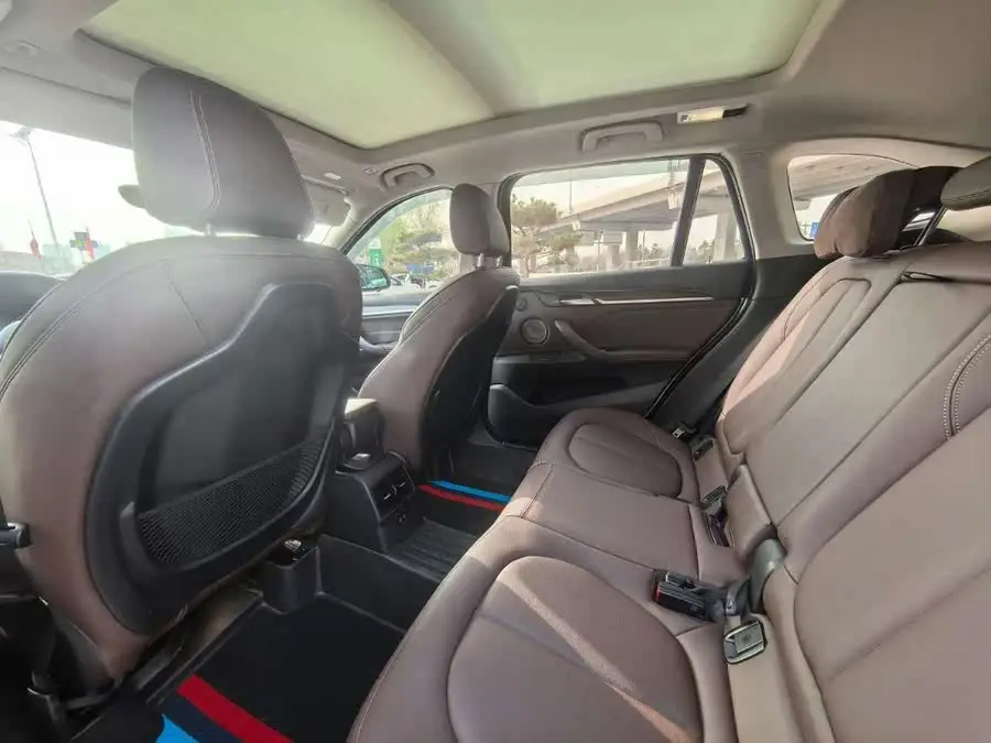 بي إم دبليو X1 2021 طراز مُعدل xDrive25Li فاخر