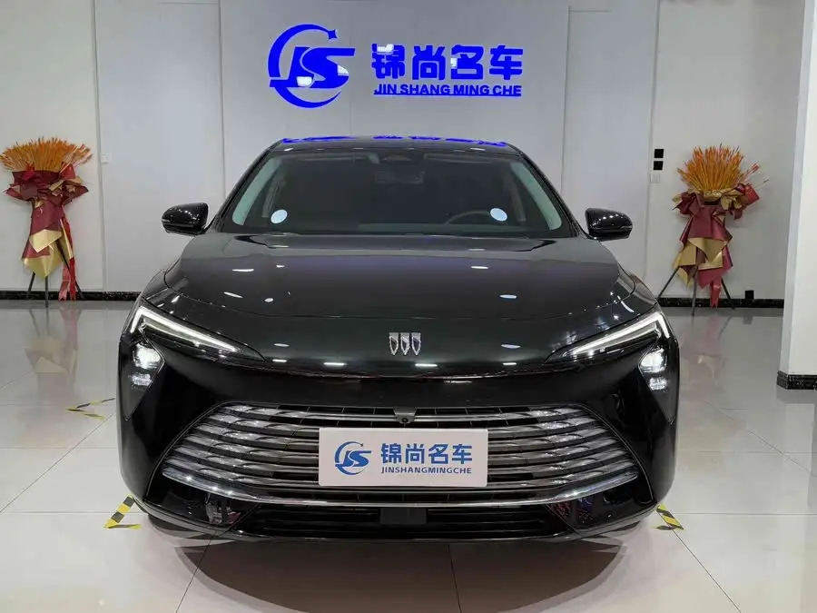 بيك لاقروس 2023 28T بريميوم