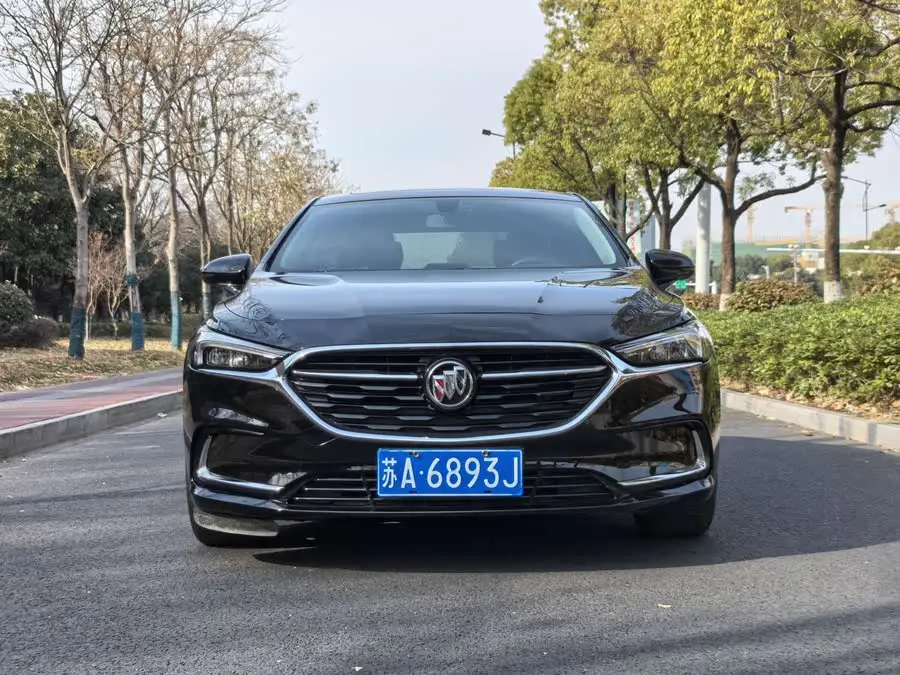 بيوك لاكروس 2021 552T فاخرة