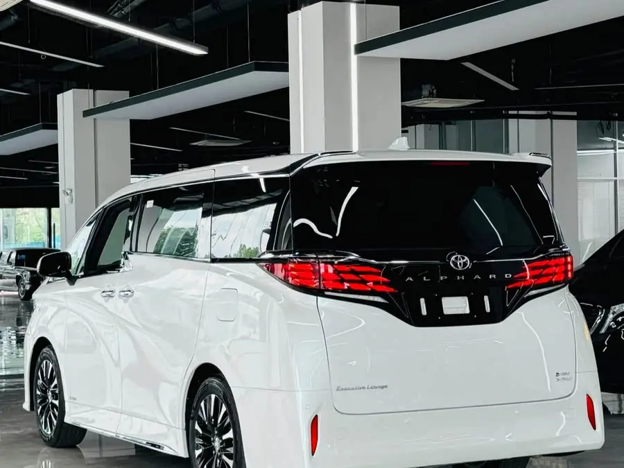 ألفارد 2024 بمحرك مزدوج 2.5 لتر إصدار متميز