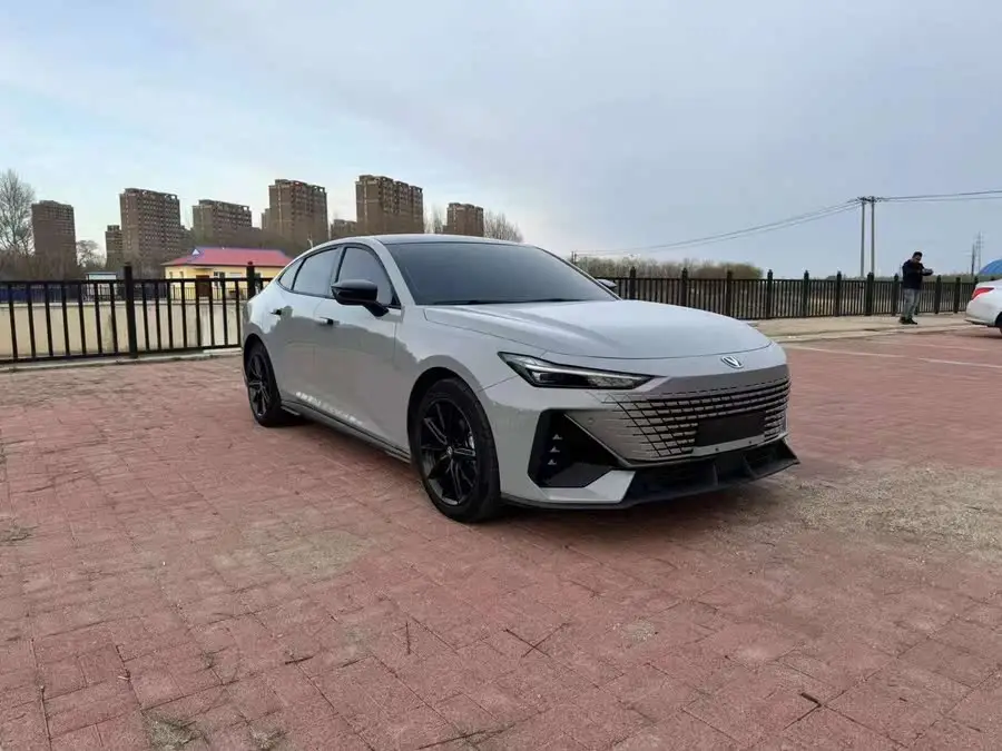 Changan UNI-V 2022 1.5T Premium