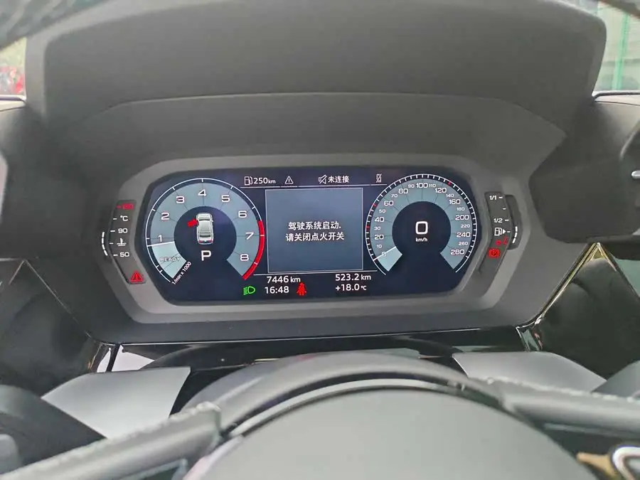 أودي A3 2024 A3L ليموزين 35 TFSI الطراز الرياضي الأنيق