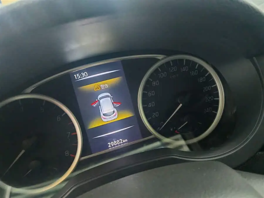 نيسان تييدا 2021 1.6 لتر CVT النسخة الذكية