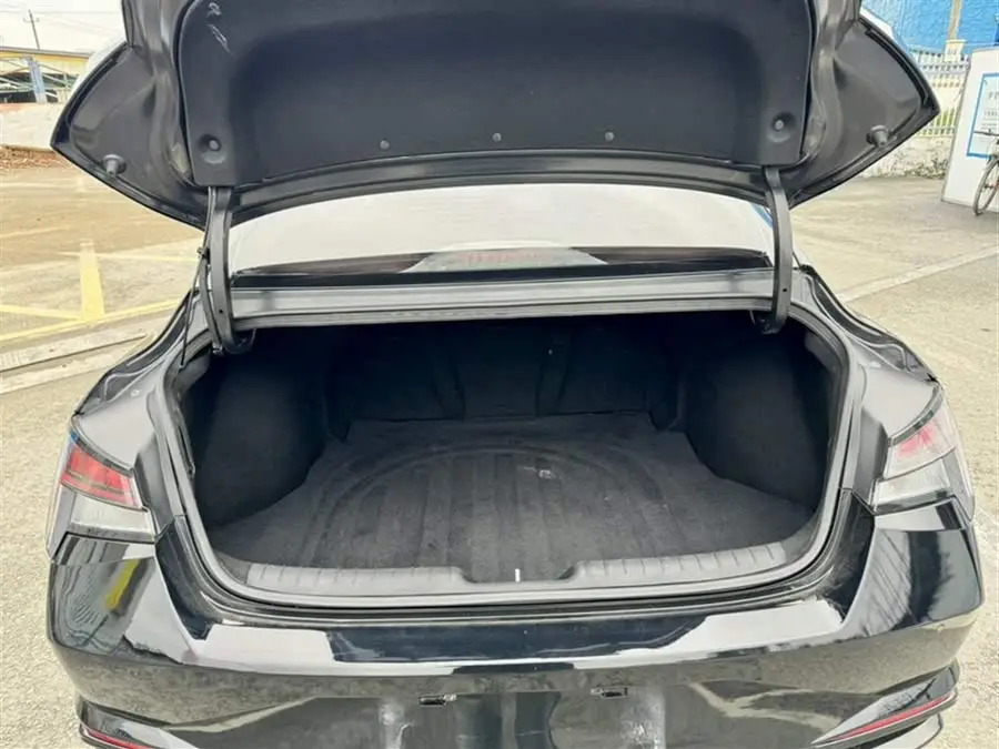 إلنترا 2021 1.5 لتر CVT LUX