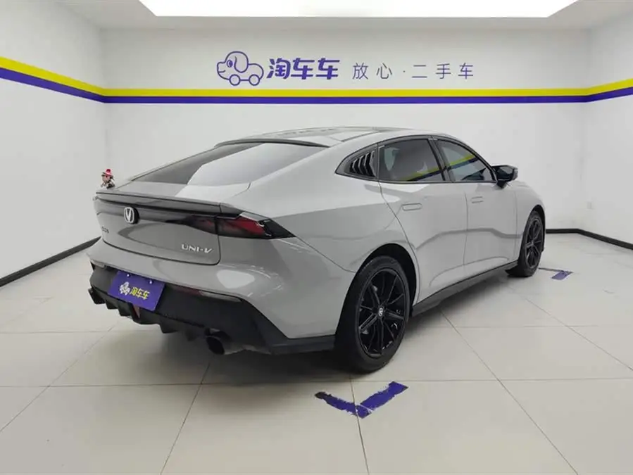 Changan UNI-V 2022 1.5T Premium