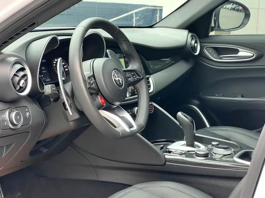 Giulia 2022 2.0T 280HP Ti Driving Control Edition