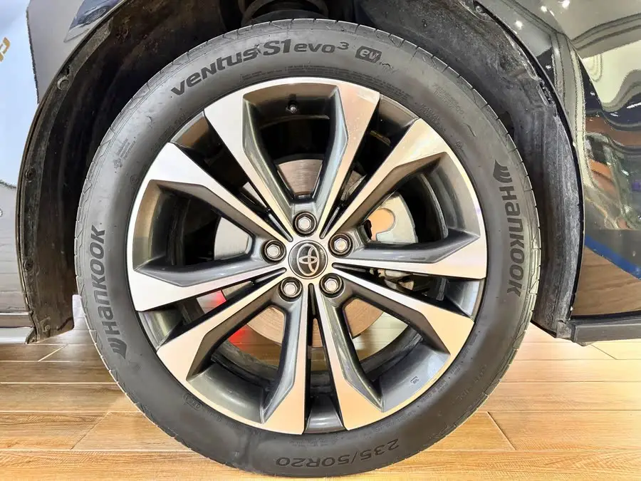 جرِيفيا 2023 2.5 لتر هجين نسخة VIP