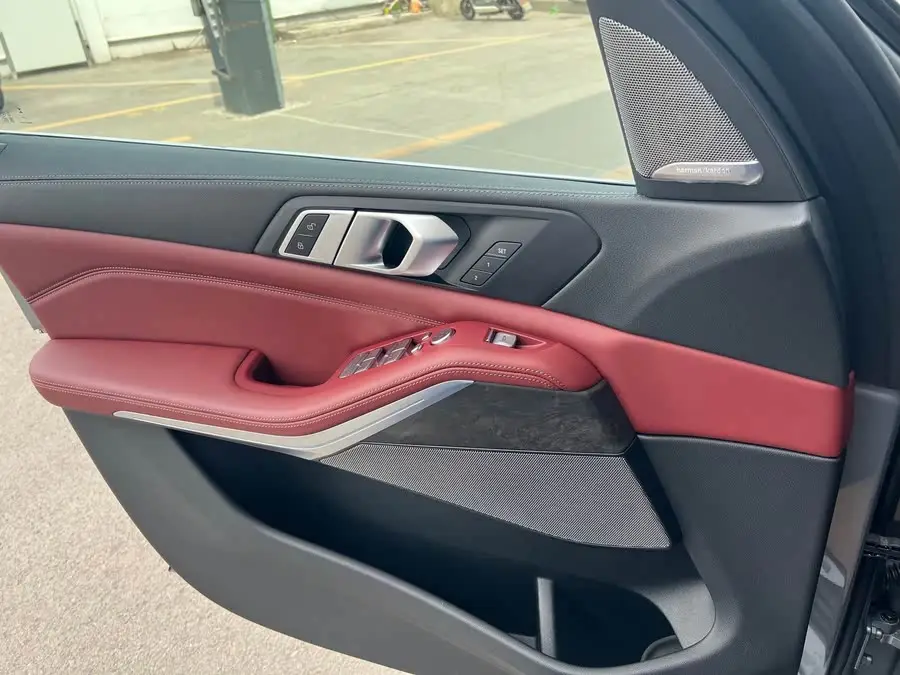 BMW X5 2022 xDrive 40Li M Sport Package