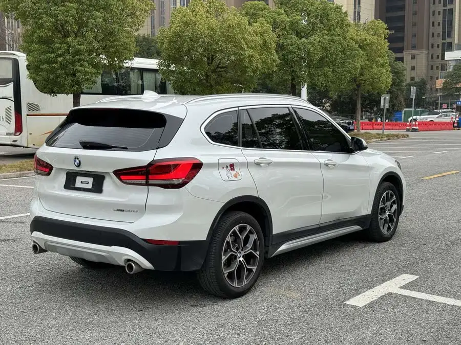 بي إم دبليو X1 2022 sDrive20Li إصدار الموضة