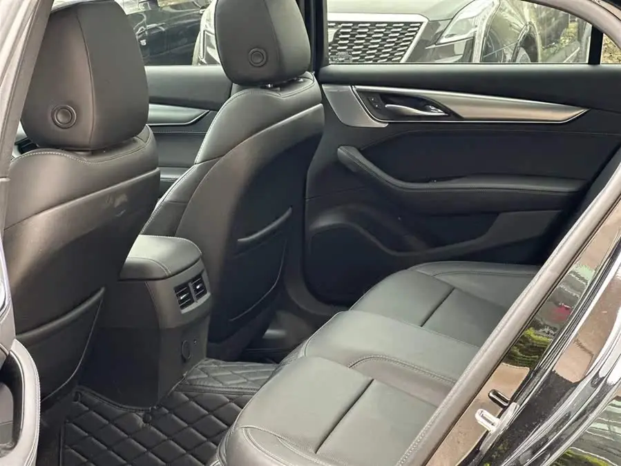 كاديلاك CT5 2022 28T فاخرة