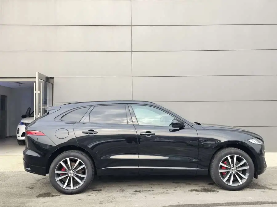 Jaguar F-PACE 2024 P250 R-Dynamic SE