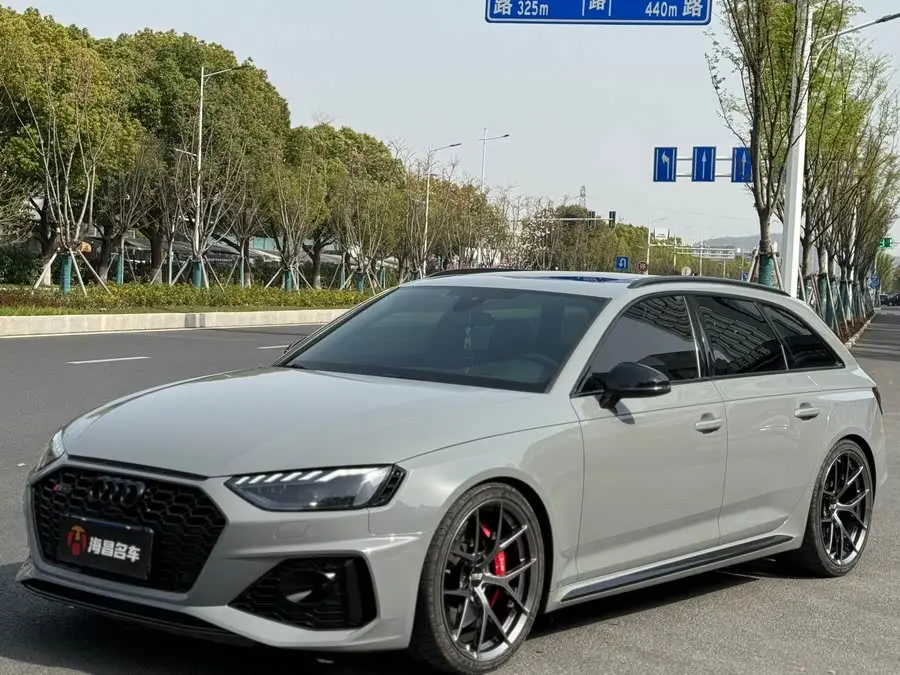 أودي RS 4 2021 طراز RS4 أفانت إصدار بلاك