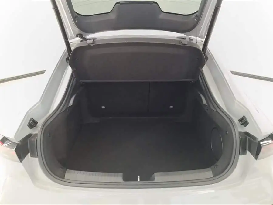 Changan UNI-V 2022 1.5T Smart Navigation Edition