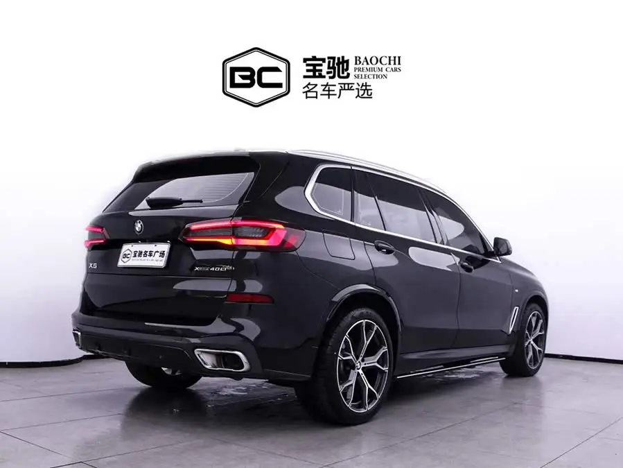 بي إم دبليو X5 2022 طراز محدث xDrive 40Li حزمة رياضية M