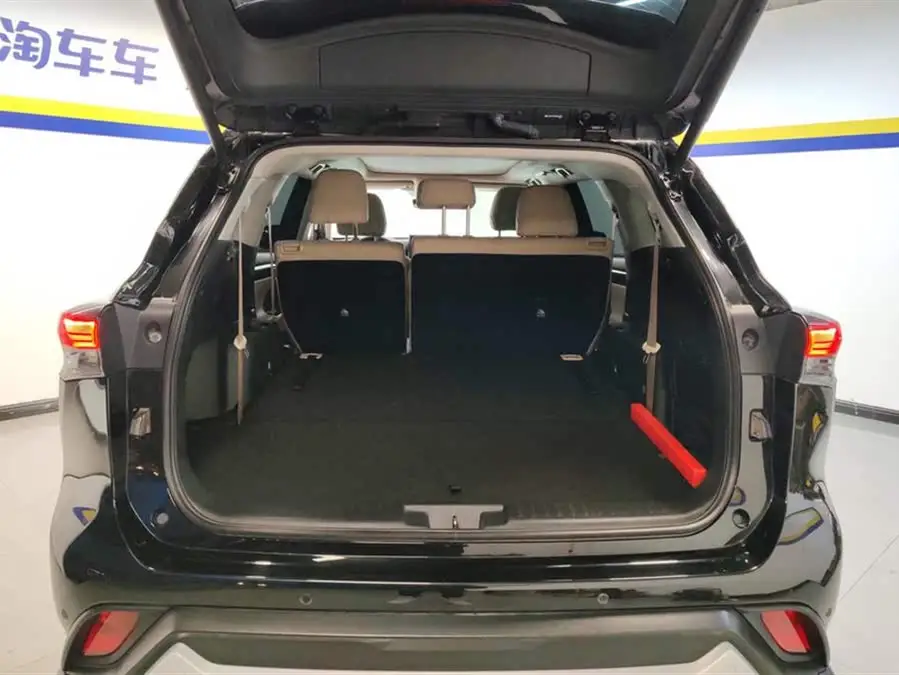 هايلاندر 2022 هايبرد 2.5 لتر دفع رباعي بريميوم 7 مقاعد