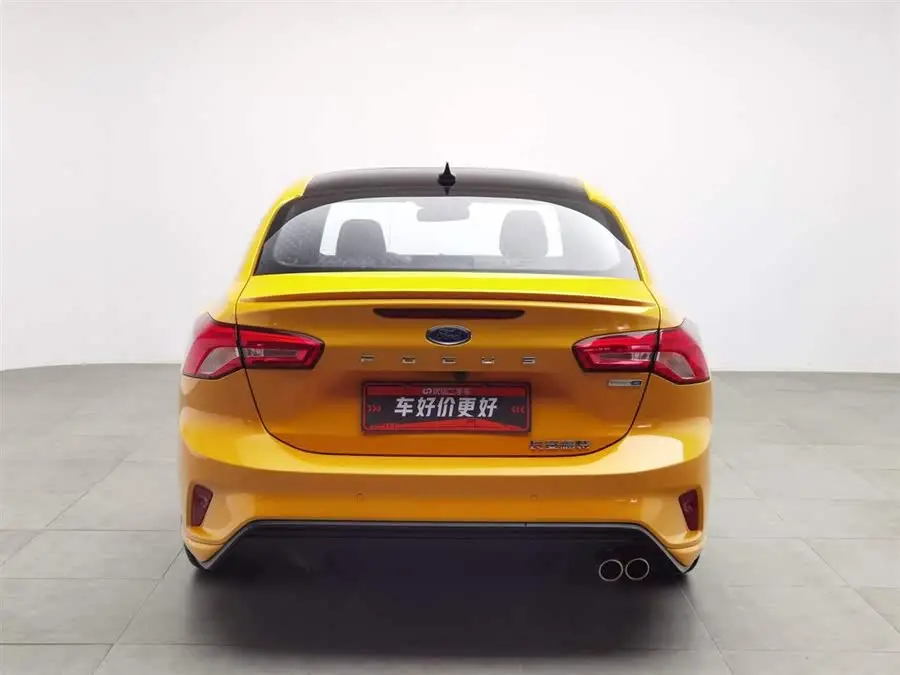 2022 فورد فوكس سيدان إيكو بوست 180 أوتوماتيكي ست لاين