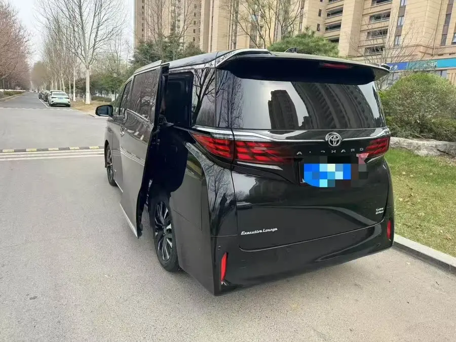 ألفارد 2024 هجينة 2.5 لتر نسخة بريميوم