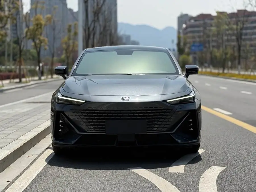 Changan UNI-V 2023 1.5T Premium