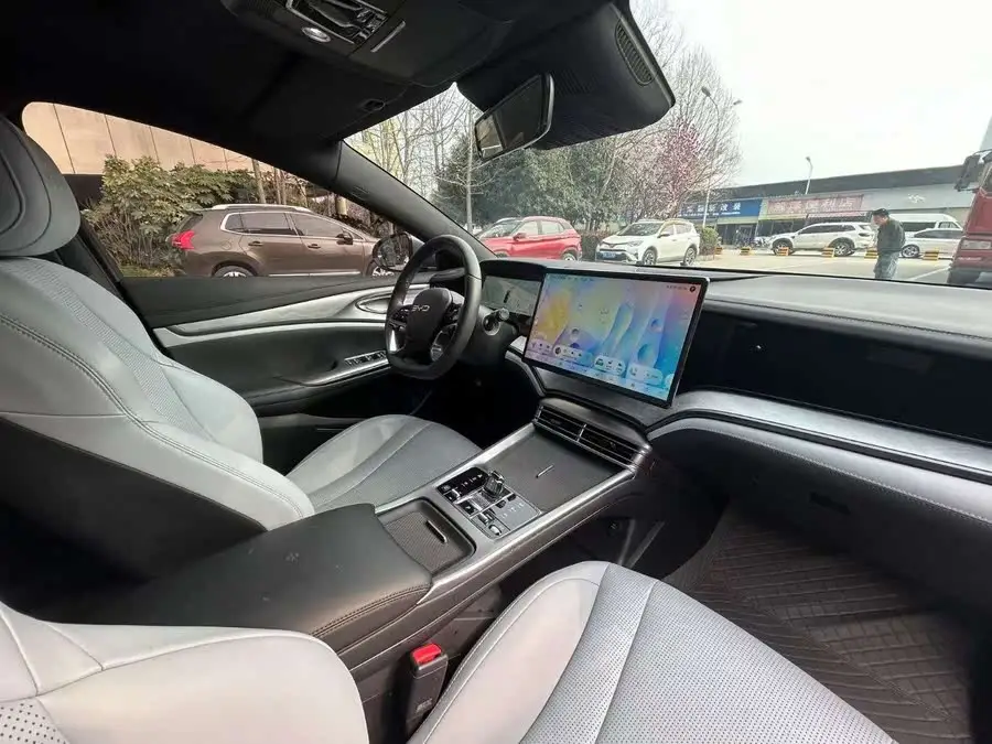 ختم 2023 DM-i 1.5L 121 كم الفاخرة