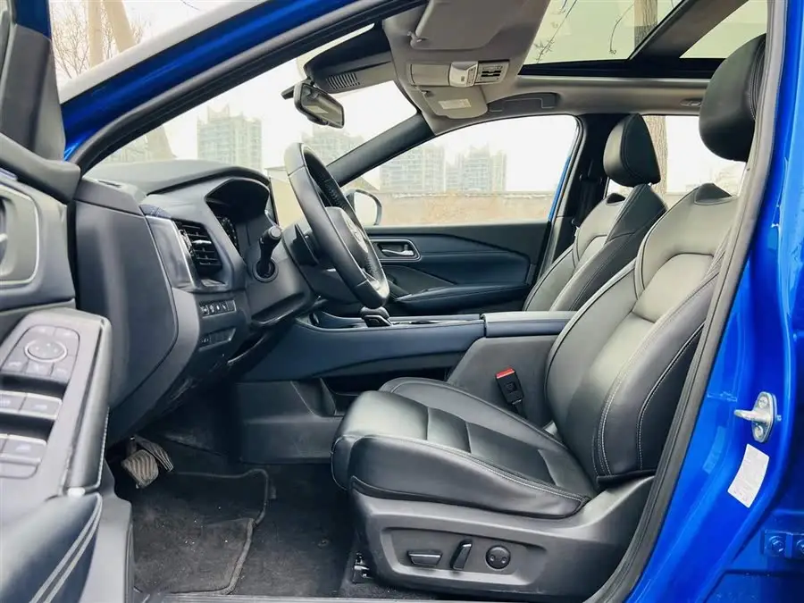 نيسان إكس-تريل 2023 1.3T CVT الفئة العليا