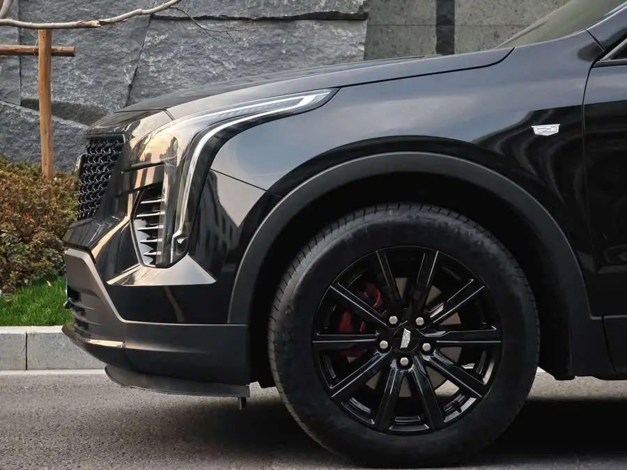 كاديلاك XT4 2020 28T دفع أمامي متميز