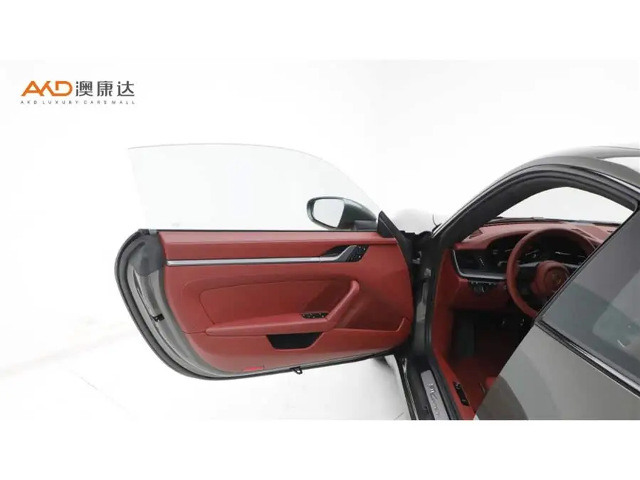 بورش 911 2023 كاريرا 3.0T