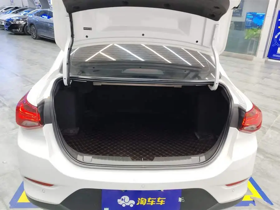 2022 شيفروليه كافالير 325T أوتوماتيكي إكسترا